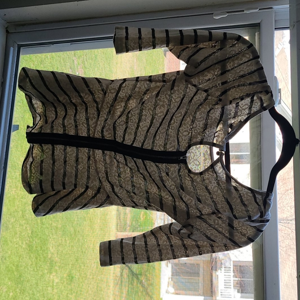 Blouse - Picture 2 of 2